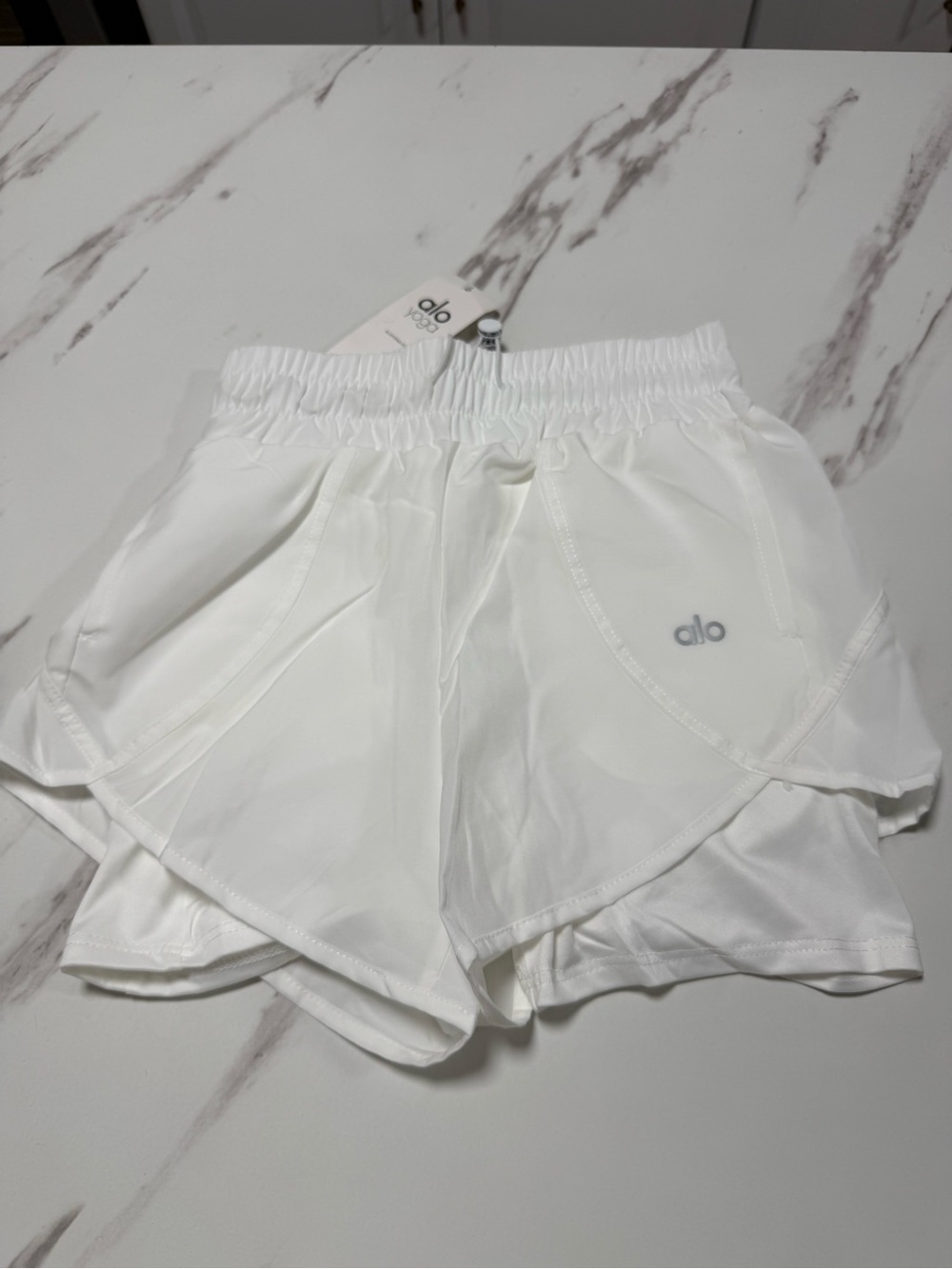 ALO Yoga White Women's Athletic Shorts with Elastic Waist